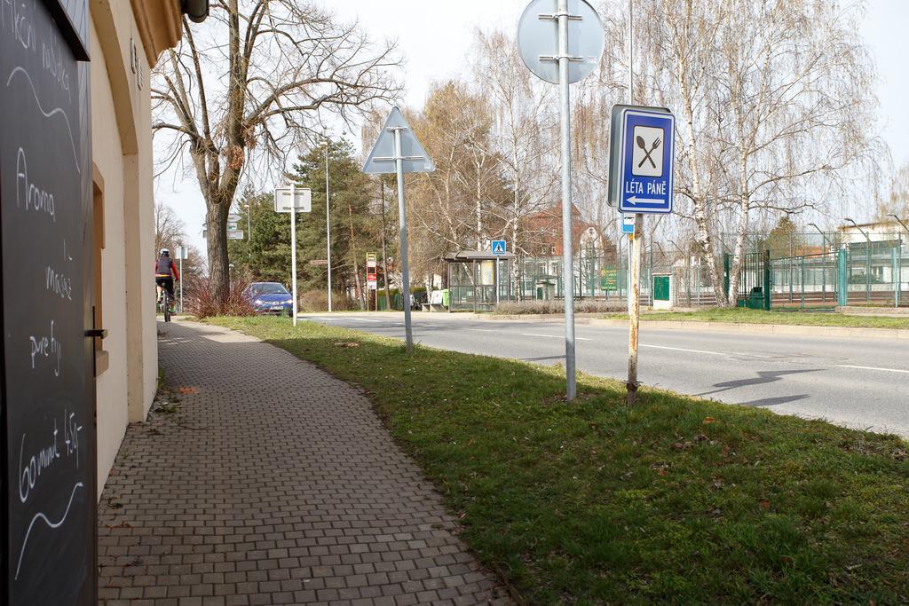 Hotel Pension U Hastrmana Prag Exterior foto